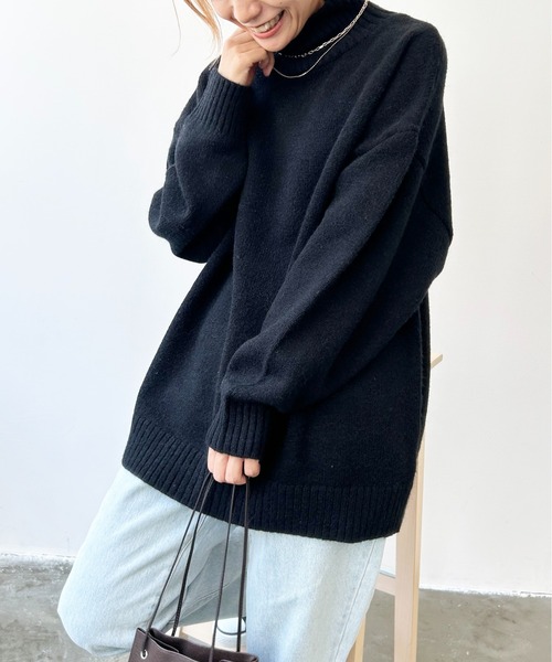 Meli rich(メリーリッチ)の「アルパカタッチルーズハイネックニット(ニット/セーター・レディース・グレー/ブルー/レッド/オフホワイト/ブラック・FREE)」の7枚目の写真