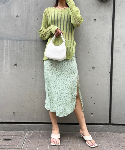 ROGER AND RAW（ロジャーアンドロウ）の「花柄スリットスカート