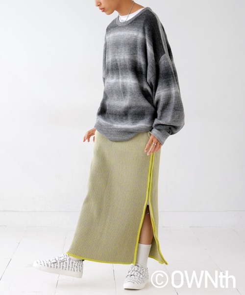 OWNth（オンス）の「グラデーションクルーネックニット（ニット/セーター・レディース・ブルー/ブラック・FREE）」の6枚目の写真