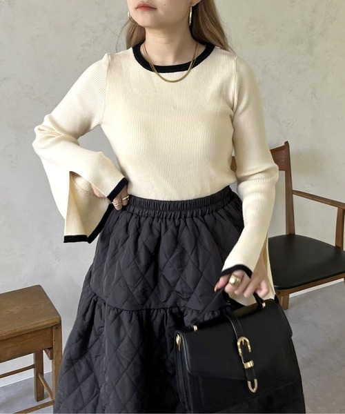 prose verse(プロズヴェール)の「スリット入りバイカラーフレアスリーブニット(ニット/セーター・レディース・ブラック/ネイビー/チャコール/アイボリー・フリ-)」の5枚目の写真