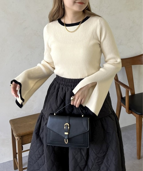 prose verse(プロズヴェール)の「スリット入りバイカラーフレアスリーブニット(ニット/セーター・レディース・ブラック/ネイビー/チャコール/アイボリー・フリ-)」の9枚目の写真