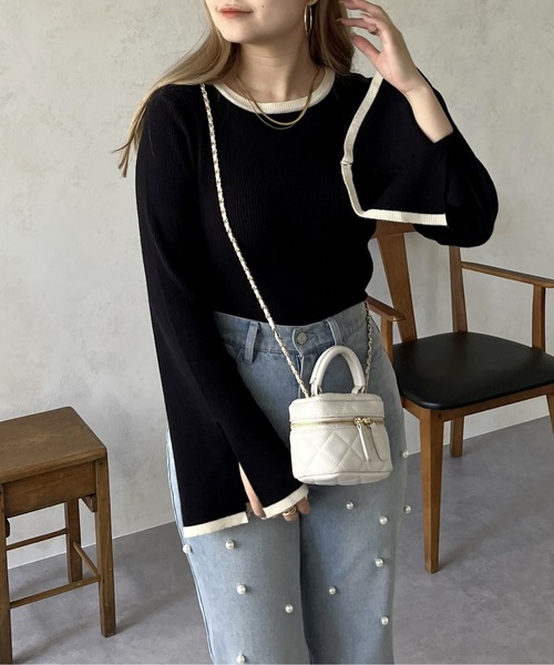 prose verse(プロズヴェール)の「スリット入りバイカラーフレアスリーブニット(ニット/セーター・レディース・ブラック/ネイビー/チャコール/アイボリー・フリ-)」の16枚目の写真