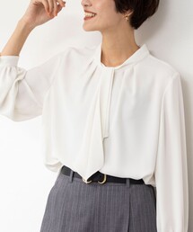 バックサテンドレープタイブラウス