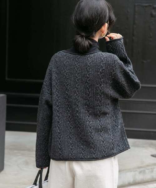 FORK&SPOON（フォークアンドスプーン）の「FORK&SPOON　ミニケーブルニットプルオーバー（ニット/セーター・レディース・ライトベージュ/ライトグレー/チャコールグレー・1）」の12枚目の写真