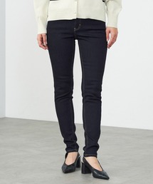 C17 タイトスキニーデニムパンツ