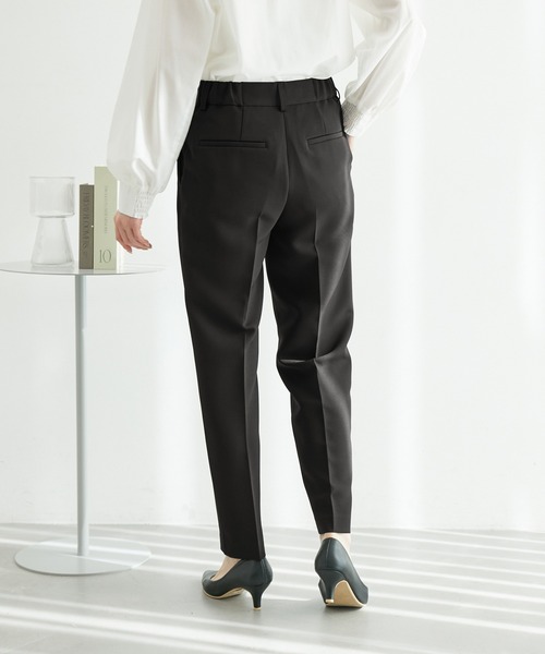 ROPE' PICNIC（ロペピクニック）の「【360°ウルトラストレッチ】セットアップ対応1タックテーパードパンツ【一部店舗限定サイズあり】（その他パンツ・レディース・イエロー/ピンク/ネイビー/イエロー系その他3/ブラック・38/40/36）」の9枚目の写真