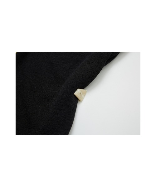 ELOOPS(イーループス)の「【ELOOPS】シアーニット×フレアスリーブ ロングTシャツ(Tシャツ/カットソー・レディース・アイボリー/ブラック/オフホワイト・L/S/M)」の11枚目の写真