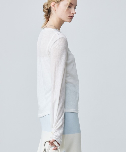 ELOOPS(イーループス)の「【ELOOPS】シアーニット×フレアスリーブ ロングTシャツ(Tシャツ/カットソー・レディース・アイボリー/ブラック/オフホワイト・L/S/M)」の21枚目の写真