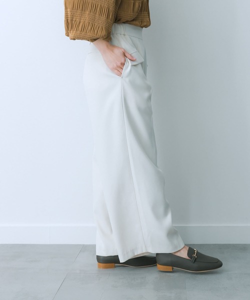 HEYUMM（ヘユム）の「フラップポケットワイドパンツ（その他パンツ・レディース・チャコールグレー/アイボリー/ライトベージュ・MEDIUM/SMALL）」の8枚目の写真