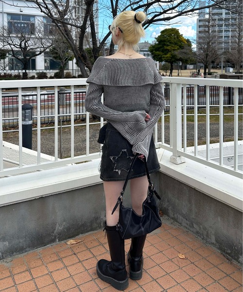 sedacle girl（セダクルガール）の「フロントホック配色オフショルニット（ニット/セーター・レディース・ブラック/ブルー・FREE）」の6枚目の写真