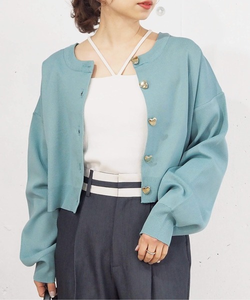 tiptop(ティップトップ)の「ハートボタン2wayショートカーディガン(カーディガン/ボレロ・レディース・サックスブルー/ブラック/アイボリー/ブラック系その他・FREE)」の4枚目の写真