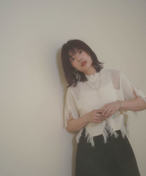 mimi toujours（ミミトゥジュール）の「ショート丈 ダメージ ニット トップス mimi toujours×itsPeachi（ニット/セーター・レディース・イエロー/ライトブルー/ホワイト・M）」の2枚目の写真