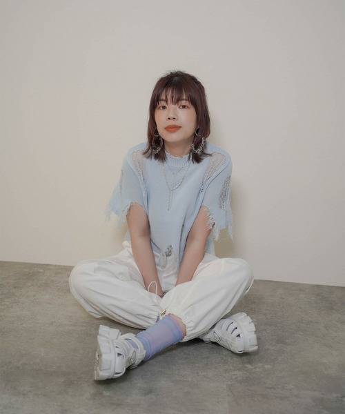 mimi toujours（ミミトゥジュール）の「ショート丈 ダメージ ニット トップス mimi toujours×itsPeachi（ニット/セーター・レディース・イエロー/ライトブルー/ホワイト・M）」の3枚目の写真