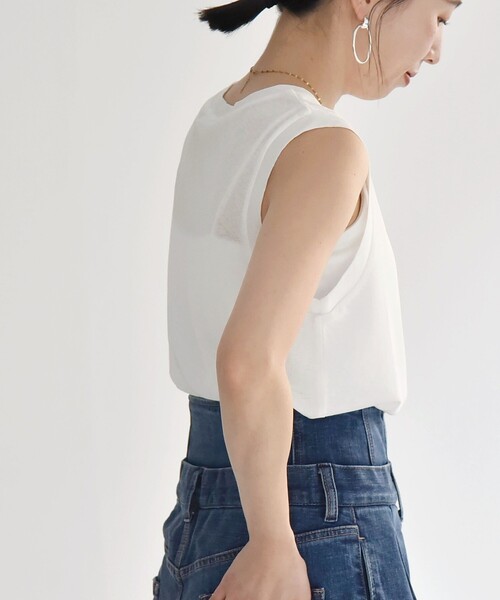 quaranciel(カランシエル)の「quaranciel:〈手洗い可能〉シアー スラブ ノースリーブ タンク TEE(Tシャツ/カットソー・レディース・ブラック/ライトグリーン/オフホワイト・ONE SIZE)」の9枚目の写真