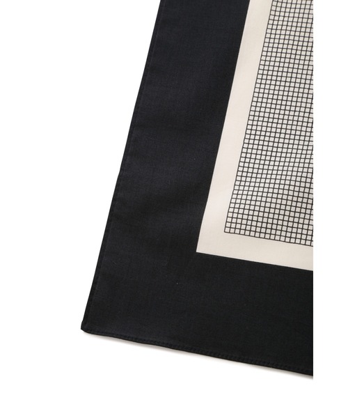 MHL.(エムエイチエル)の「TINY CHECK SCARF(ストール/ショール・レディース・イエロー/チャコール・FREE)」の9枚目の写真