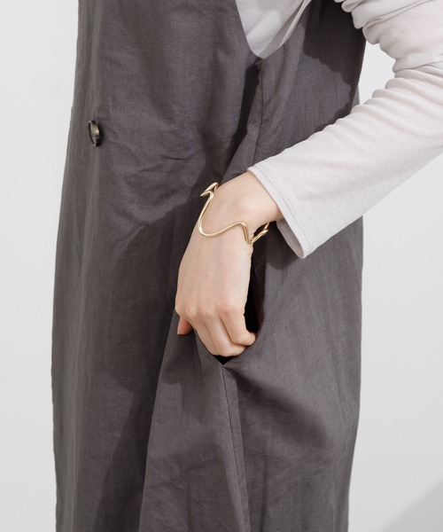 KATHARINE ROSS（キャサリンロス）の「【KATHARINE ROSS】ニュアンスメタルバングル（バングル/リストバンド・レディース・シルバー/ゴールド・MEDIUM）」の7枚目の写真