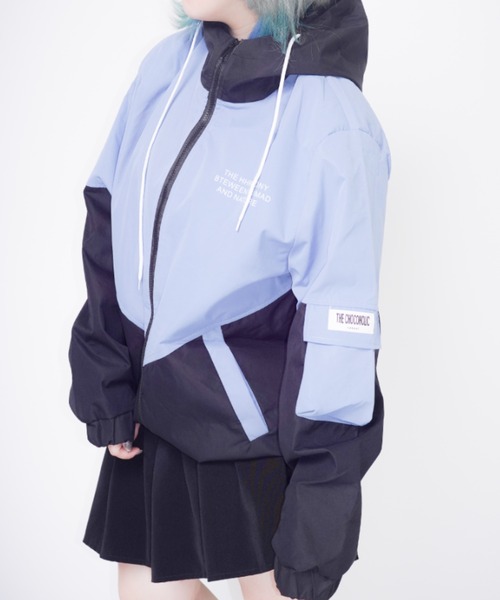 rovtski(ロフトスキー)の「Z)【BLINGLEADS】ABL21470 GRAPHICHOOD BLOUSON/グラフィックフードブルゾン(ブルゾン・レディース・ホワイト×ブルー/ブラック×レッド/ブラック系その他/ブラック×ブルー/ホワイト系その他・FREE)」の9枚目の写真