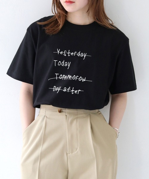 HER CLOSET(ハークローゼット)の「 【HER CLOSET】WEB限定手描きロゴTシャツ WEB LIMITED HAND-DRAWN LOGO T-SHIRT(Tシャツ/カットソー・レディース・オフホワイト/ブラック・L/M/S)」の1枚目の写真