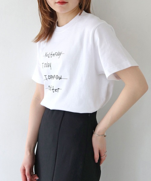 HER CLOSET(ハークローゼット)の「 【HER CLOSET】WEB限定手描きロゴTシャツ WEB LIMITED HAND-DRAWN LOGO T-SHIRT(Tシャツ/カットソー・レディース・オフホワイト/ブラック・L/M/S)」の4枚目の写真