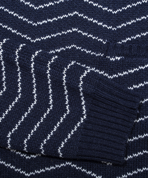 Saturdays NYC(サタデーズ ニューヨークシティ )の「Keith Zig Zag Knit Jacquard Sweater(ニット/セーター・メンズ・チャコールグレー/ネイビー・MEDIUM/X-LARGE/SMALL/X-SMALL/LARGE)」の4枚目の写真