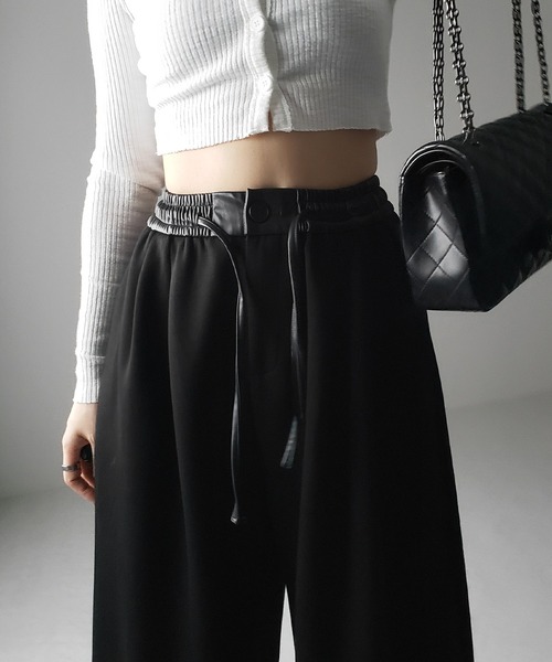 me+em select（ミームセレクト）の「※ツータックレザードッキングワイドスウェットパンツ ／ 2 tuck leather docking wide sweatpants（スウェットパンツ・レディース・ブラック/グレー・SMALL/MEDIUM）」の19枚目の写真
