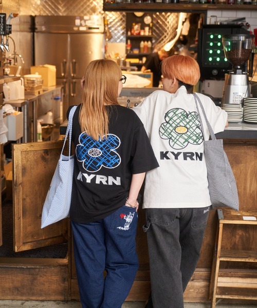 kaoyorinakami（カオヨリナカミ）の「flower logo t / フラワーロゴT