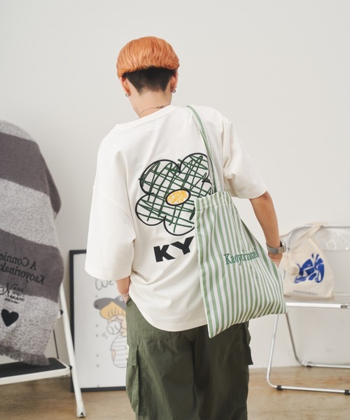 kaoyorinakami（カオヨリナカミ）の「flower logo t / フラワーロゴT
