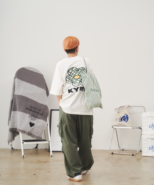 kaoyorinakami（カオヨリナカミ）の「flower logo t / フラワーロゴT