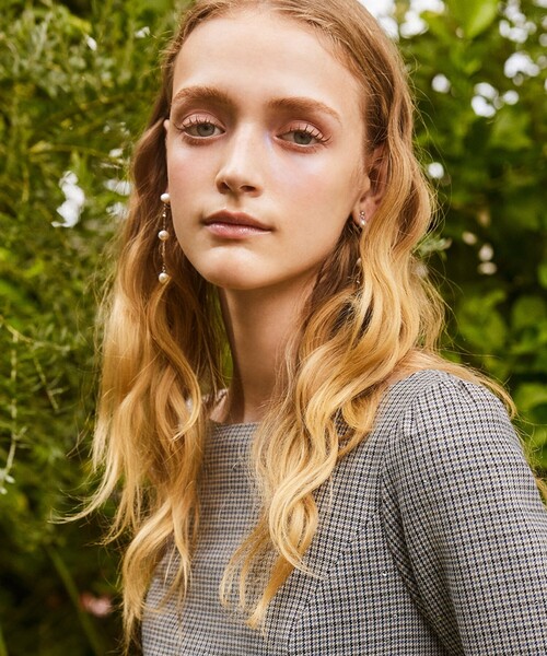 TOCCA(トッカ)の「PEARL STATION EARRINGS 淡水バロックパール イヤリング(イヤリング・レディース・ゴールド系/シルバー系・F)」の12枚目の写真