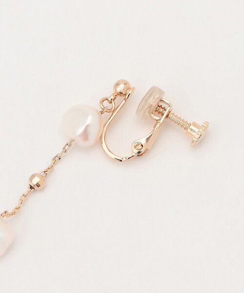TOCCA(トッカ)の「PEARL STATION EARRINGS 淡水バロックパール イヤリング(イヤリング・レディース・ゴールド系/シルバー系・F)」の8枚目の写真