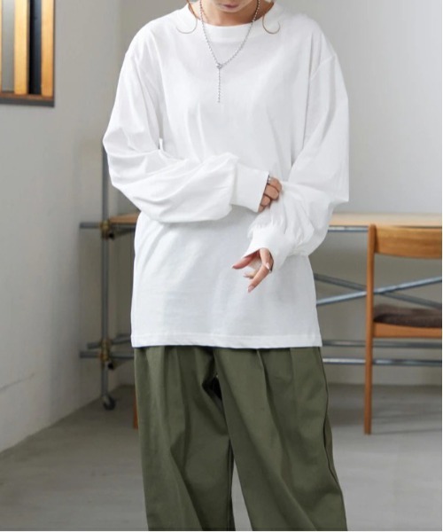 値下げ中　韓国限定「ハウルの動く城」　ロングスリーブTシャツ　ヒン 値下げ中 韓国限定「ハウルの動く城」 ロングスリーブTシャツ
