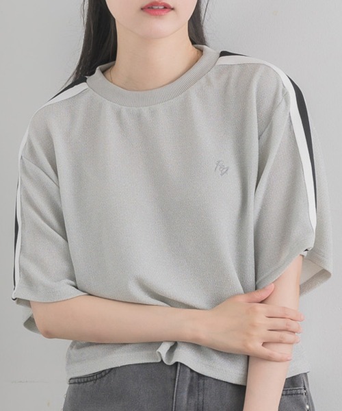 RETRO GIRL(レトロガール)の「袖ラインTEE(Tシャツ/カットソー・レディース・ブラック/オフホワイト/シルバー・FREE)」の3枚目の写真