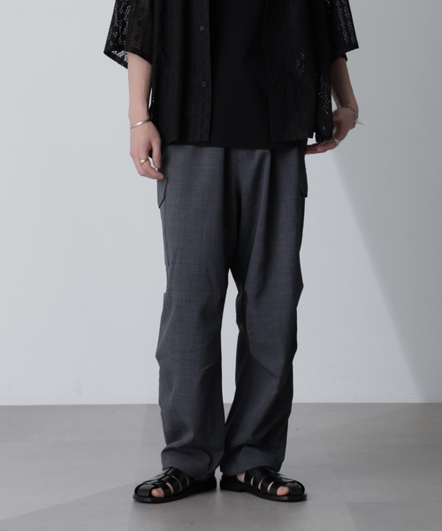 NANO universe（ナノユニバース）の「ライトウェイトカーゴパンツ（カーゴパンツ・メンズ・ネイビー/グレー/ブラウン・L/XL/S/M）」の2枚目の写真