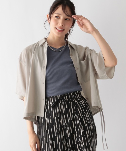 GLOBAL WORK（グローバルワーク）の「【MATINEE LINE】シアー裾ドロストシャツ5分袖/123958（シャツ/ブラウス・レディース・アイボリー/ブラック/ライトグレー・MEDIUM/LARGE）」の3枚目の写真