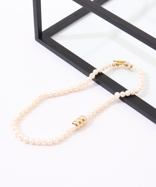 NOLLEY’S（ノーリーズ）の「パールインメタボールネックレス（ネックレス・レディース・オフホワイト・FREE）」の2枚目の写真