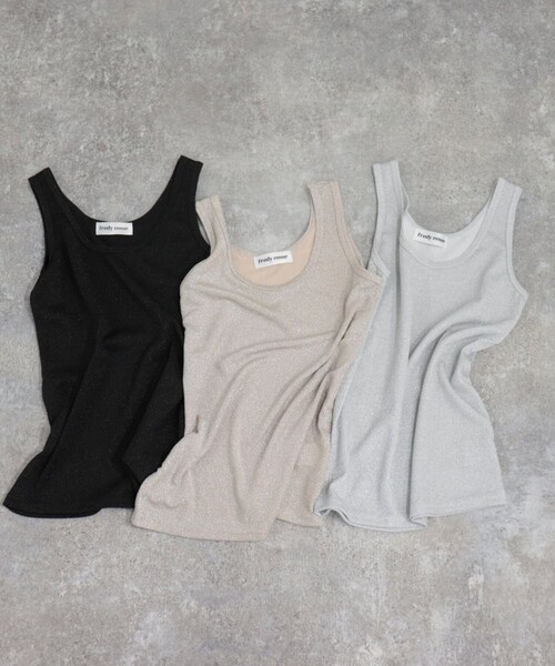 fredy emue(フレディエミュ)の「ラメタンクトップ(タンクトップ・レディース・ブラック/シルバー/ベージュ・38)」の2枚目の写真