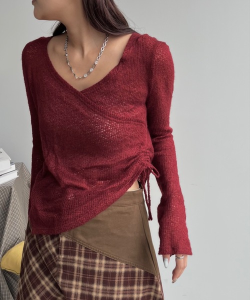 SHAGGIE(シャギー)の「サイドギャザー透かし編みフーディトップス(パーカー・レディース・ブラック/ボルドー/ホワイト/グレー/ネイビー・FREE)」の5枚目の写真