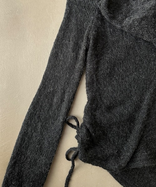 SHAGGIE(シャギー)の「サイドギャザー透かし編みフーディトップス(パーカー・レディース・ブラック/ボルドー/ホワイト/グレー/ネイビー・FREE)」の13枚目の写真