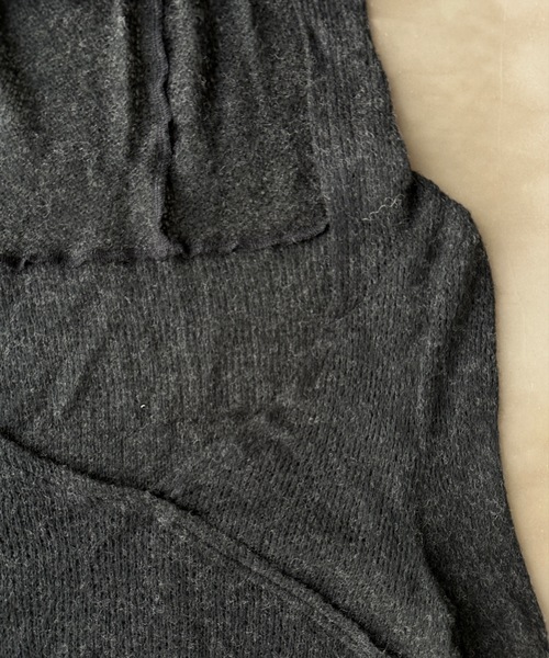 SHAGGIE(シャギー)の「サイドギャザー透かし編みフーディトップス(パーカー・レディース・ブラック/ボルドー/ホワイト/グレー/ネイビー・FREE)」の12枚目の写真