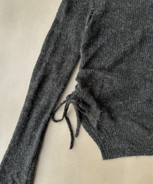 SHAGGIE(シャギー)の「サイドギャザー透かし編みフーディトップス(パーカー・レディース・ブラック/ボルドー/ホワイト/グレー/ネイビー・FREE)」の14枚目の写真