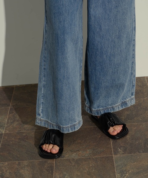 NEUNA（ヌナ）の「ギャザークッションサンダル（サンダル・レディース・アイボリー/ブラック・SMALL/MEDIUM/LARGE）」の17枚目の写真