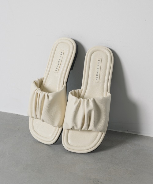 NEUNA（ヌナ）の「ギャザークッションサンダル（サンダル・レディース・アイボリー/ブラック・SMALL/MEDIUM/LARGE）」の14枚目の写真