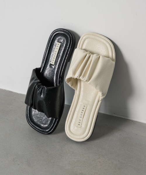 NEUNA（ヌナ）の「ギャザークッションサンダル（サンダル・レディース・アイボリー/ブラック・SMALL/MEDIUM/LARGE）」の15枚目の写真