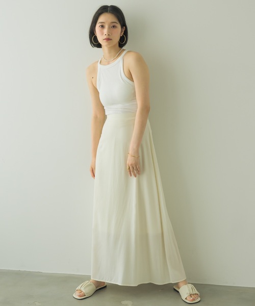 NEUNA（ヌナ）の「ギャザークッションサンダル（サンダル・レディース・アイボリー/ブラック・SMALL/MEDIUM/LARGE）」の5枚目の写真