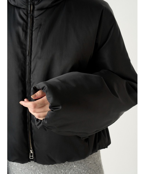 FRAY I.D(フレイアイディー)の「サテンパッファージャケット(ダウンジャケット/コート・レディース・ブラック/ベージュ・0/1)」の8枚目の写真