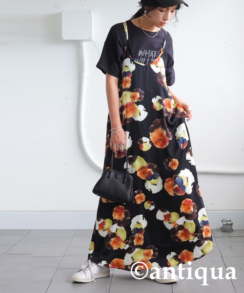 antiqua(アンティカ)の「花柄キャミワンピース(ワンピース・レディース・ブラック・R/P)」の6枚目の写真