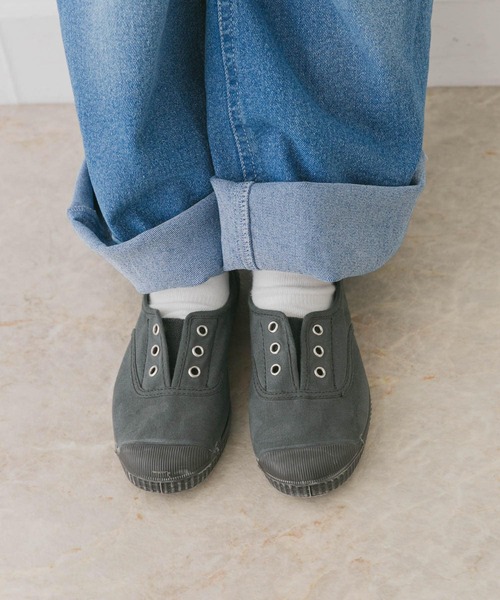 Cienta(シエンタ)の「Cienta キャンバスシューズ(KIDS)(スニーカー・キッズ・ブラック/ベージュ/スミクロ・17/18/20/19)」の11枚目の写真