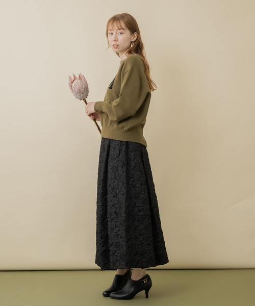CLOCHE(クロシェ)の「cloche 前後2WAYロゴニットカーディガン(カーディガン/ボレロ・レディース・グリーン/ベージュ/チャコールグレー/ブラック・FREE)」の7枚目の写真