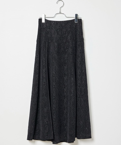 INED CLARO（イネドクラロ）の「モールカットレーススカート（スカート・レディース・ブラック/オレンジ・フリー）」の11枚目の写真