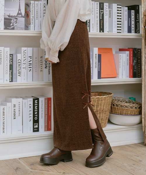 INTER FACTORY（インターファクトリー）の「ゆづき / ラメカットコーデュロイサイドスリットスカート  made in INTER FACTORY（スカート・レディース・チャコールグレー/ブラウン・FREE）」の5枚目の写真